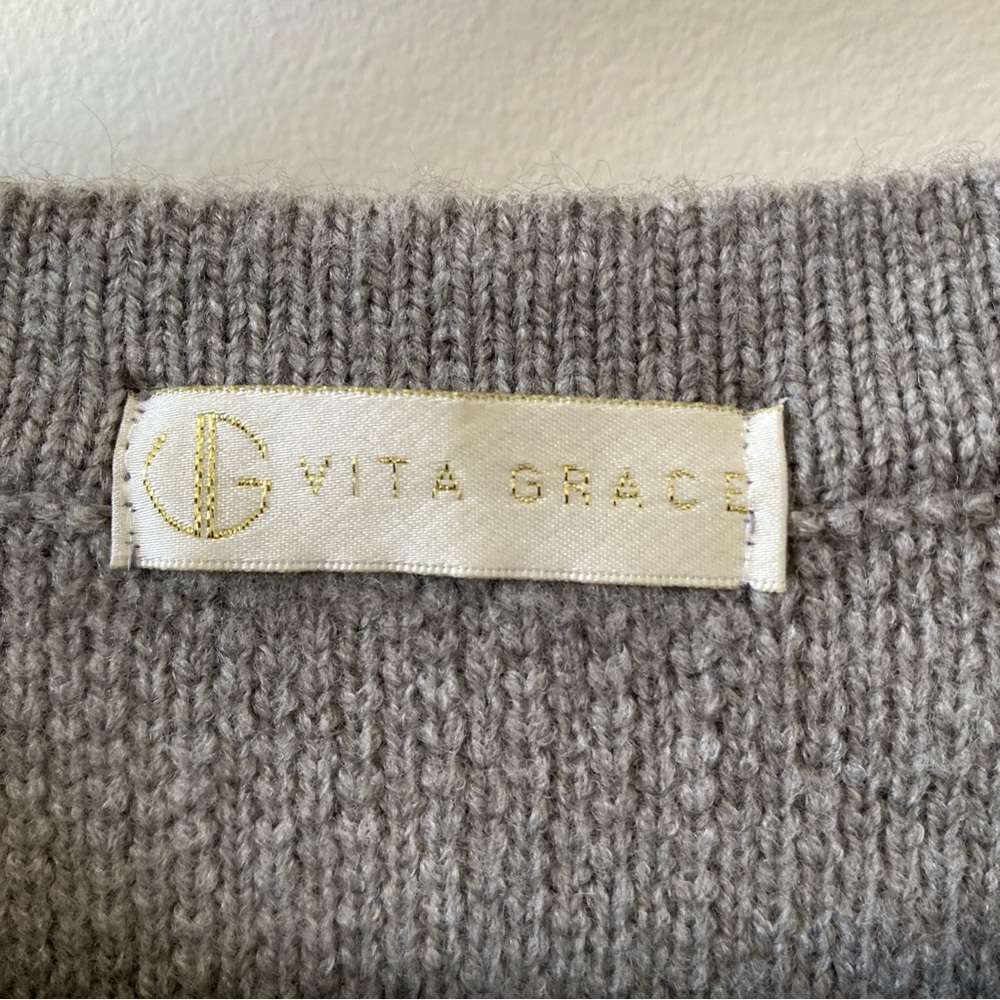 Vita Grace Gray Ruffled Women's Sweater Pearl Buttons Size Small - Picture 3 of 9